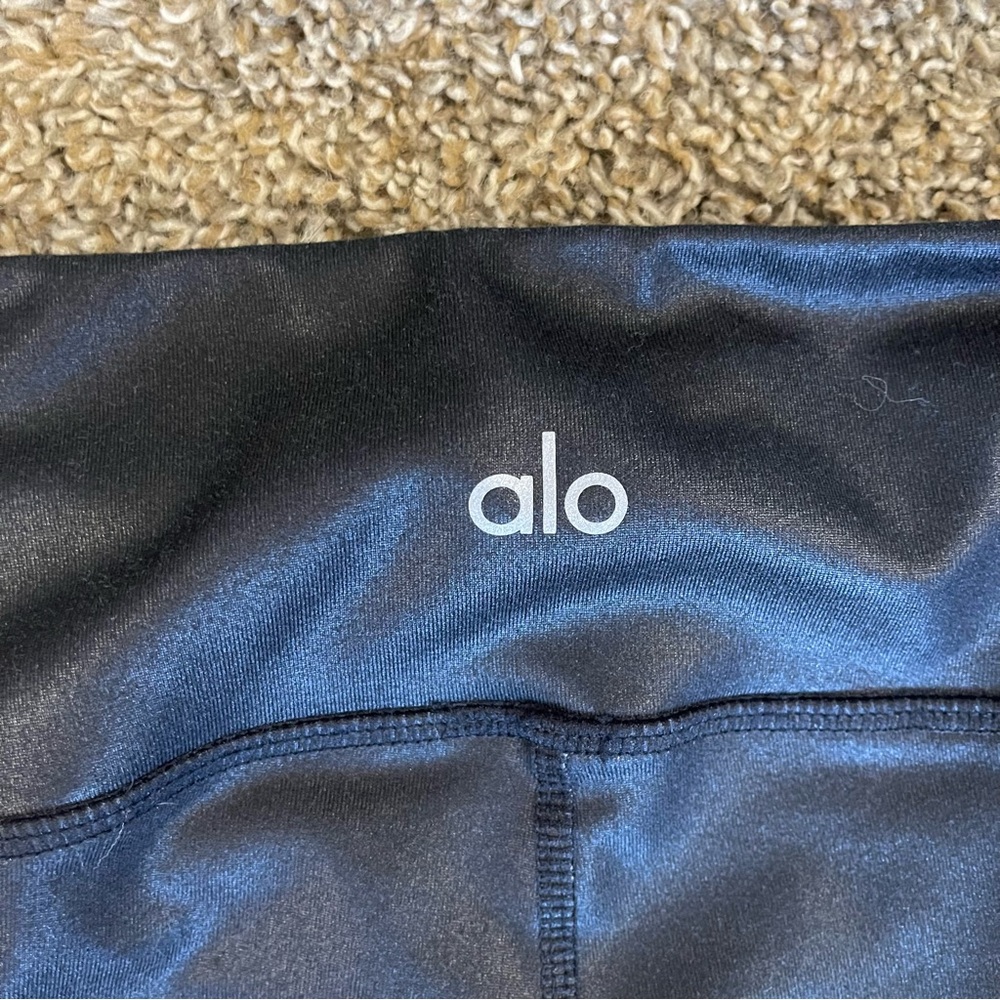 Alo Yoga Gypset Goddess Leggings Black Butterfly Women’s Size Small 27” Athletic - Picture 6 of 9